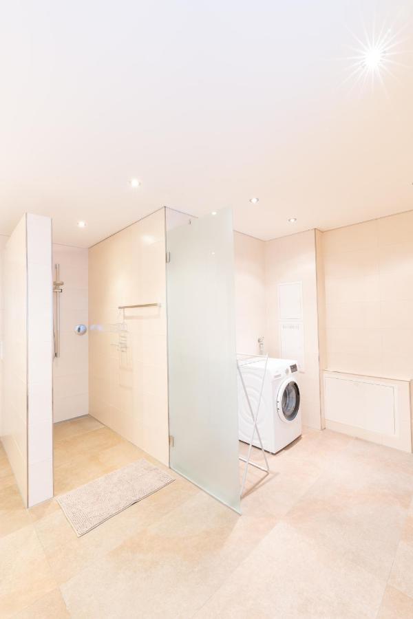 -Zentrale Wohnung-Balkon-Desingerkueche- Bielefeld Extérieur photo