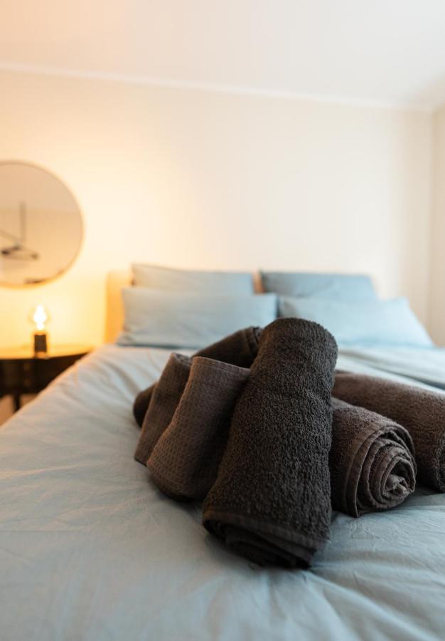 -Zentrale Wohnung-Balkon-Desingerkueche- Bielefeld Extérieur photo